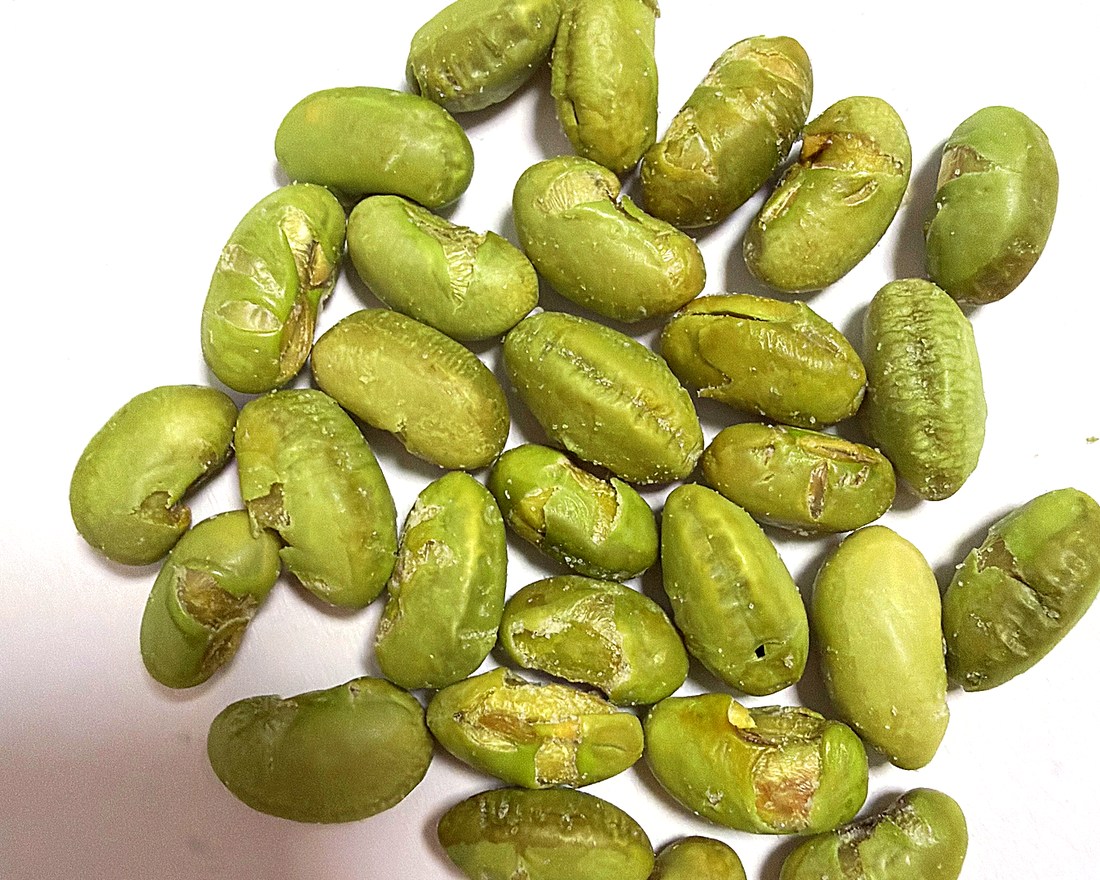 Roasted shelled edamame